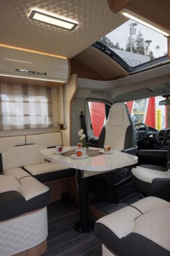 Zefiro 267 TL-Wohnbereich-2